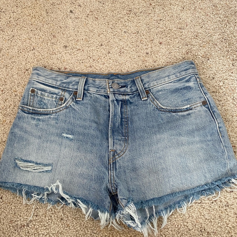 Levi shorts never worn!